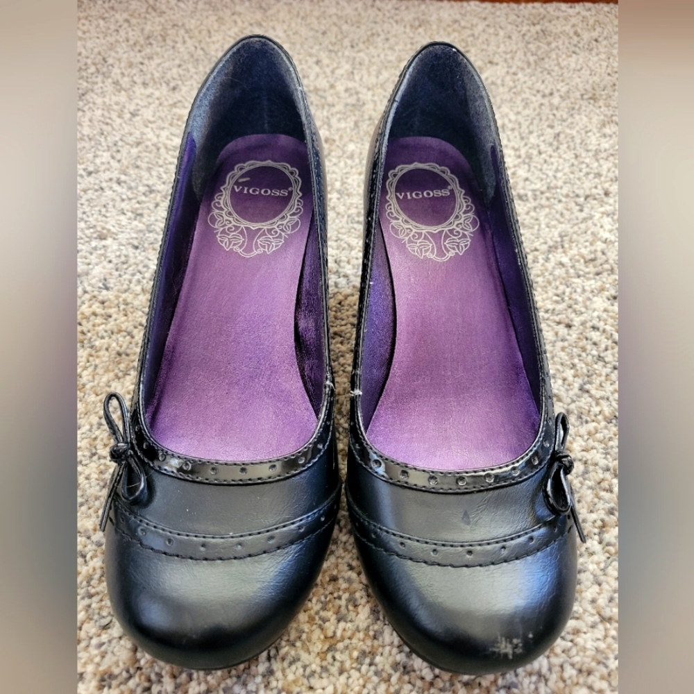 Vigoss black pump